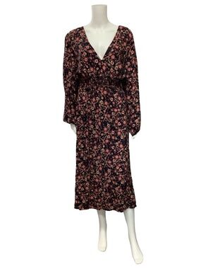 Self Contrast Maxi Length Dress Size: L